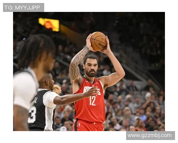 火箭训练营首日亚当斯空接隔扣申京引发官媒调侃复仇成功 火箭训练营首日亚当斯空接隔扣申京引发官媒调侃复仇成功