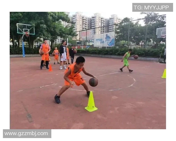 上帝视角来了!文班单手抡帽莱夫利后胯下变向接后撤步高难度3+1