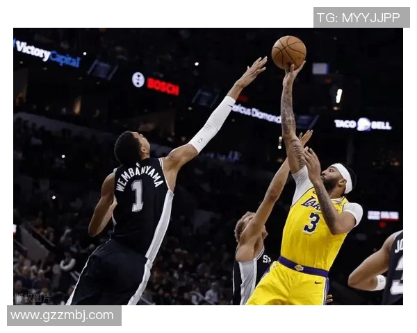 名记:浓眉是历史最佳防守人之一 但文班把他打得像个路人甲 名记:浓眉是历史最佳防守人之一 但文班把他打得像个路人甲