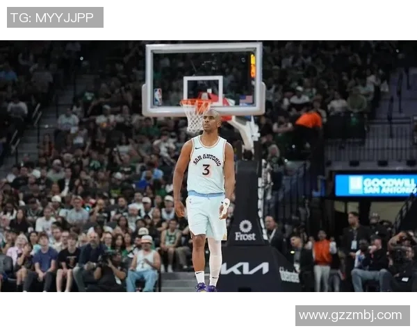 新秀奎因揭秘老将忠告:紧贴防守+篮板拼抢是关键 新秀奎因揭秘老将忠告:紧贴防守+篮板拼抢是关键