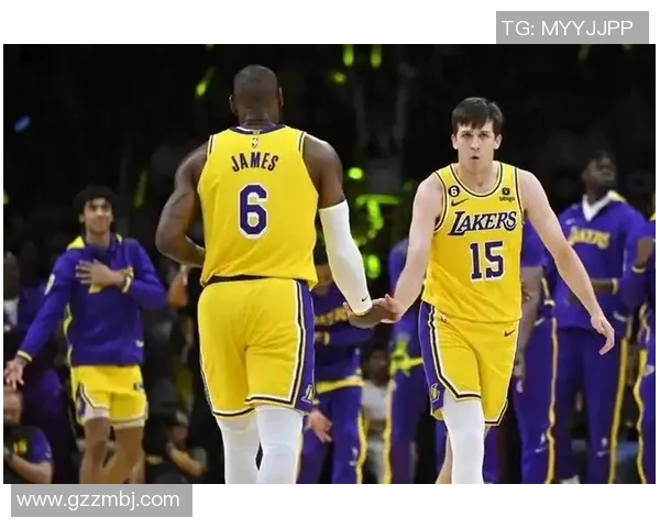 绝杀引爆赛场！里夫斯狂砍28分16助攻助湖人险胜