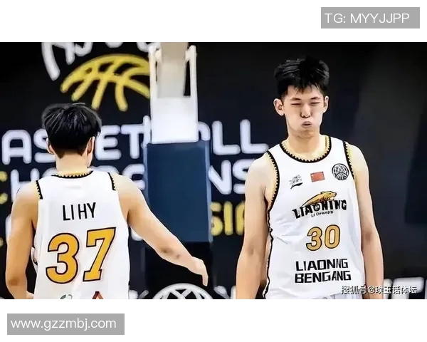 辽宁男篮全力备战体测!刘星言的三分球训练🏀